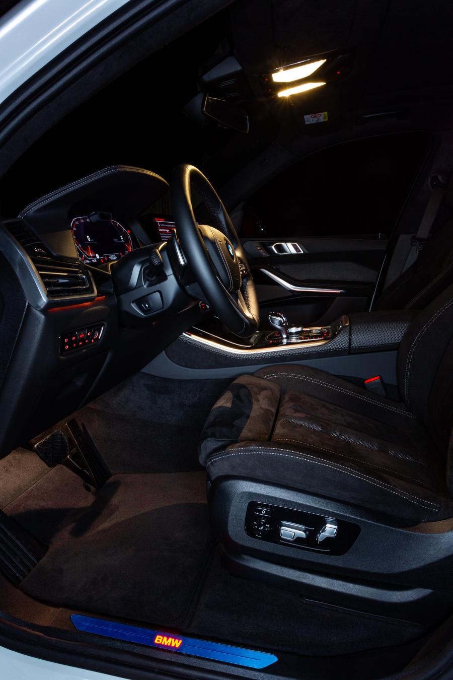 Интерьер BMW X5 xDrive30d Timeless Edition (G05) 2020 года  (IT) (фото 3 из 30)